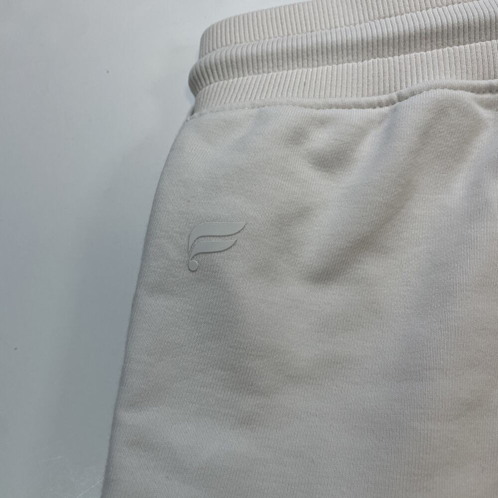 Fabletics The Courtside Shorts Men’s Medium Soft Grey Athletic Casual